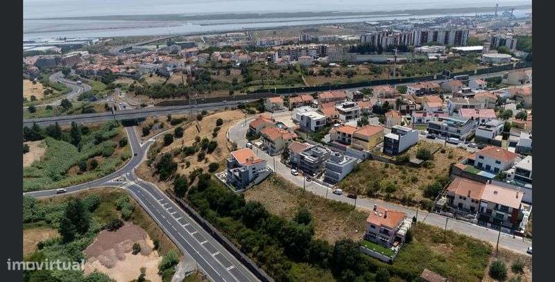 Terreno á venda em Loures - Grande imagem: 4/6