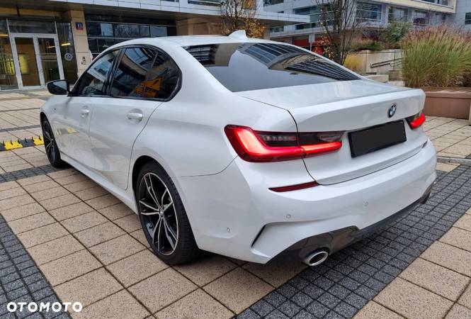 BMW Seria 3 320d xDrive M Sport Shadow sport - 8