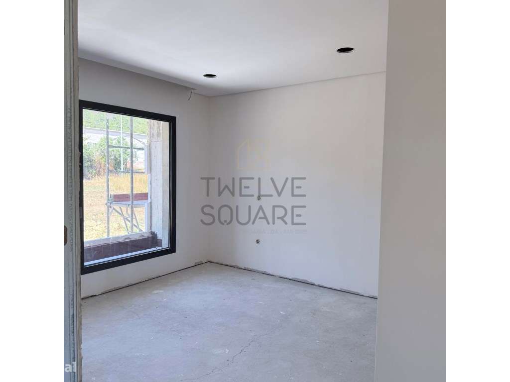 Moradia T3 e T3+1 Nova, em Porto de Mós, Leiria-9