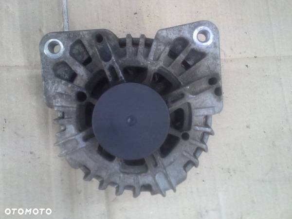 Renault Laguna III 2.0 benzyna 140KM  alternator Valeo 231000011R  TG15C123  2543592A - 4