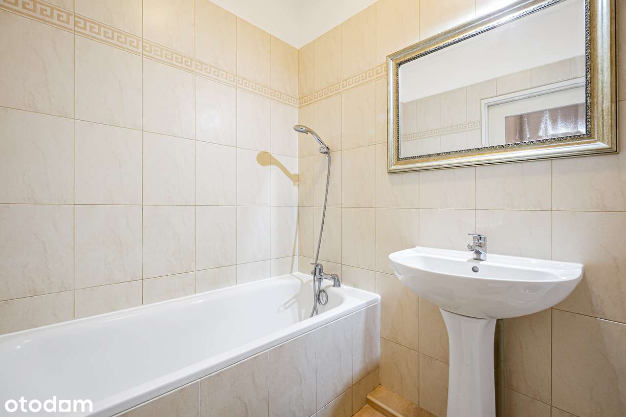 Ursus ul.Górna droga 8 ,2 pokoje ,blok z 2002-8