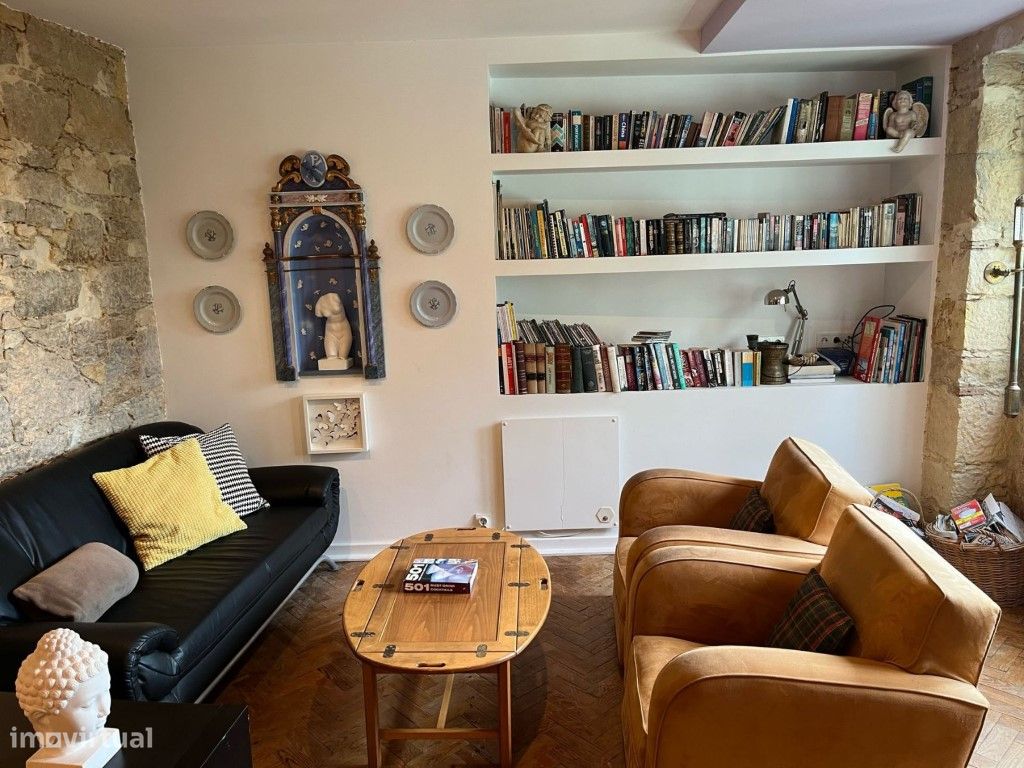 Apartamento T2+1, mobilado, na Calçada da Graça - Grande imagem: 1/17