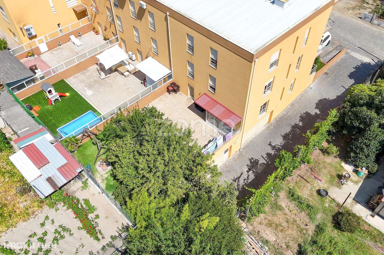 Apartamento T3 com terraço e lugar de garagem-32
