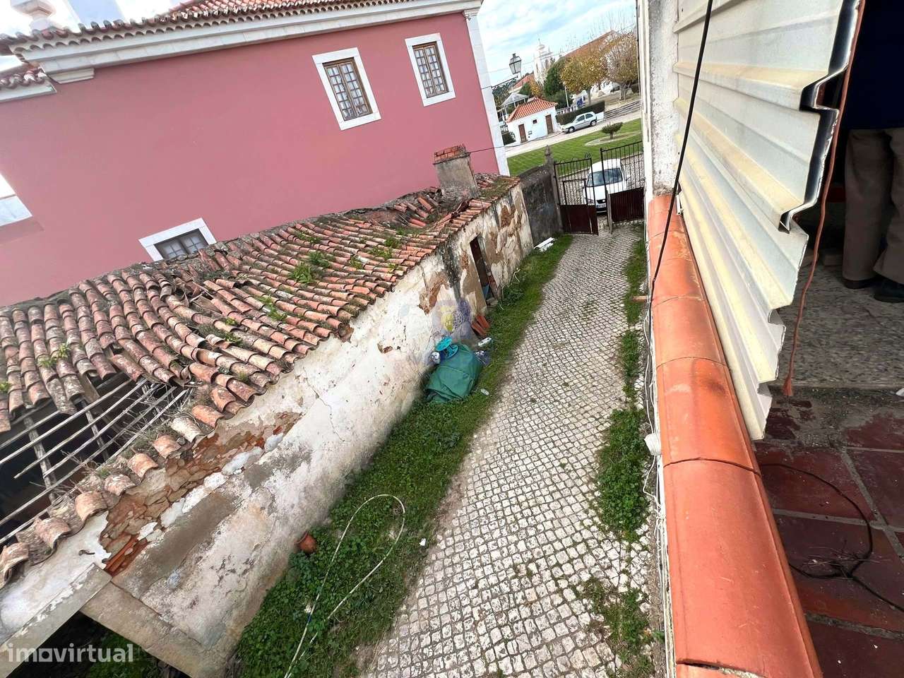 Baixa de Preço !!!! Villa para Recuperação na Labrujeira - Ventosa - A-5