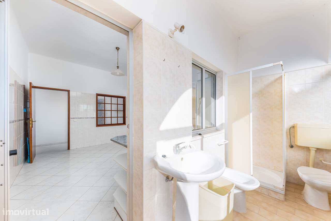 Moradia T5 com mais de 200m2 em Boliqueime-9