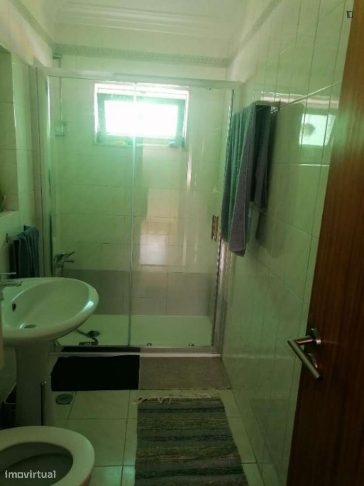 Quarto - localizado em Oeiras Lisbon - Grande imagem: 5/6