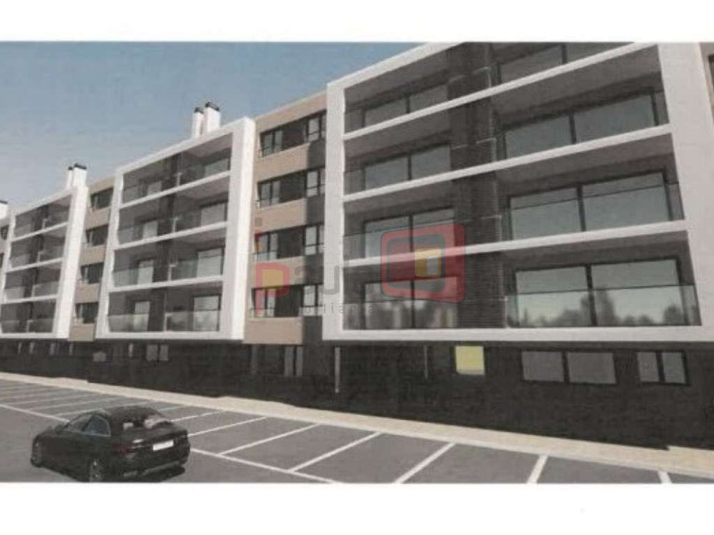 APARTAMENTO T5 DUPLEX NOVO - MONTIJO-3