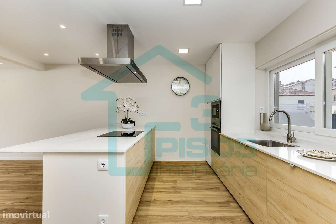 Moradia T4 isolada com terraço, jardim - Caxias - Oeiras-3