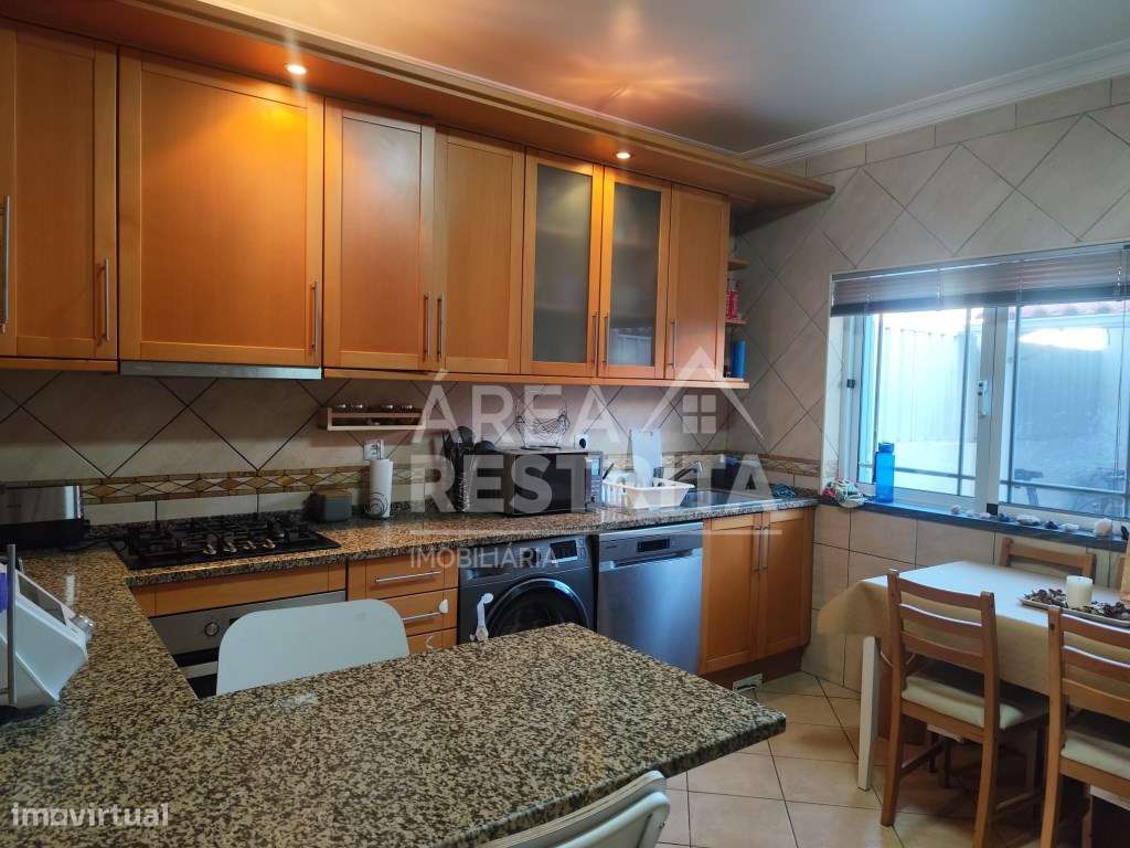 Moradia T3+1 na Quinta do Conde I - Grande imagem: 3/37