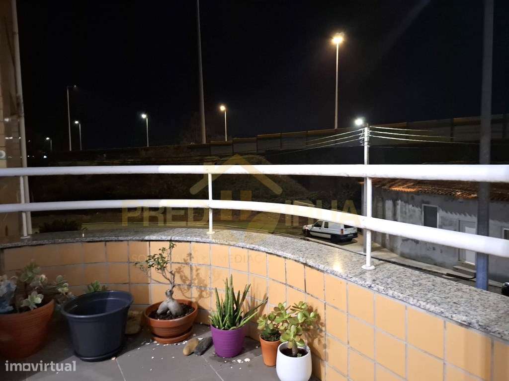 Excelente T2- Como Novo em Condominio fechado-16