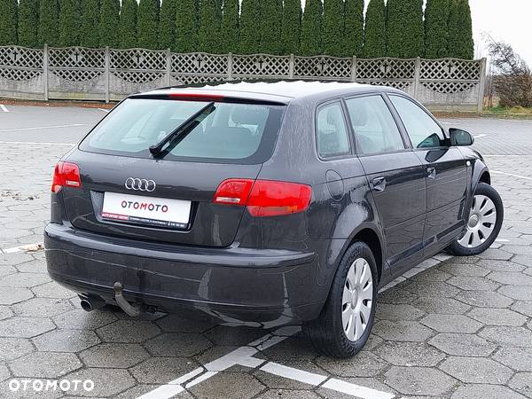 Audi A3 1.6 Ambiente - 16