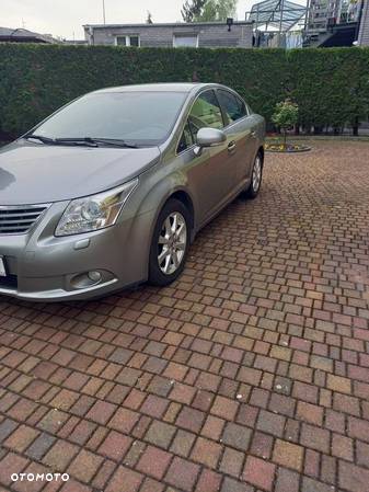 Toyota Avensis 2.0 Premium - 10