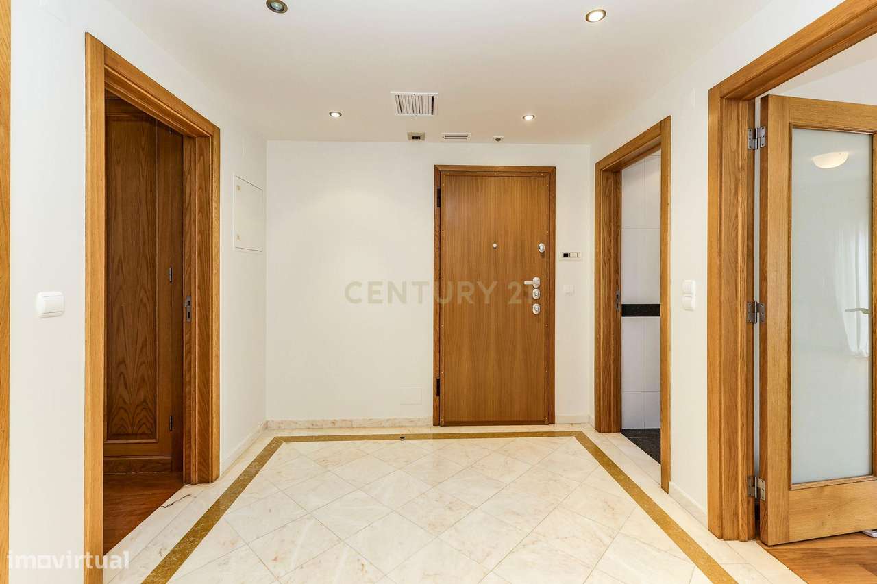 Apartamento T2 moderno, perto do Metro, garagem e arrecadação, Olaias - Grande imagem: 4/18