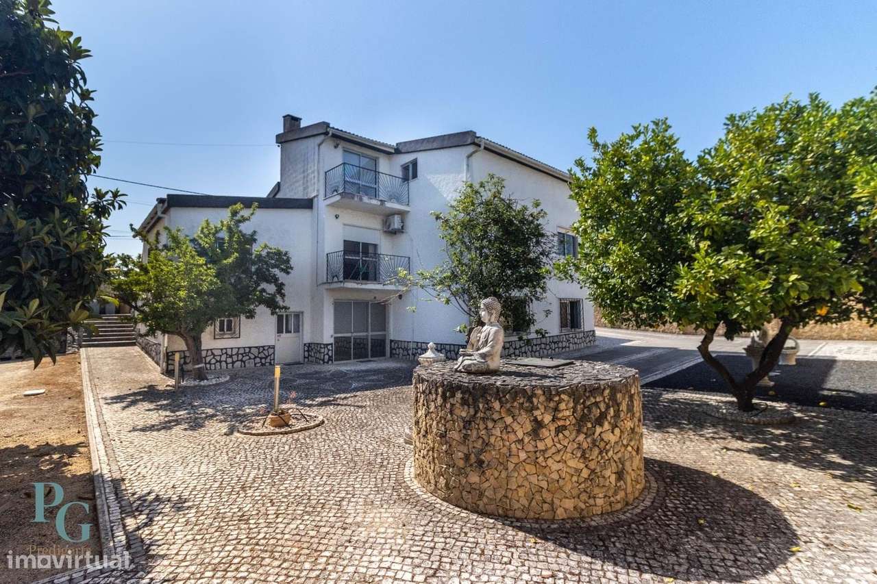 Moradia, 350 m², Fernão Ferro - Grande imagem: 1/56