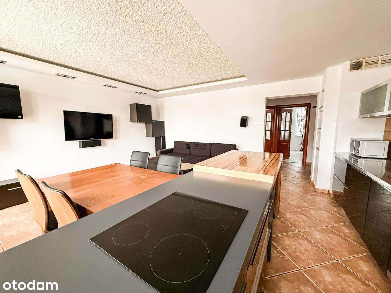 67m2, 3 pokoje, piwnica 10m2, 9183zł/m2-3