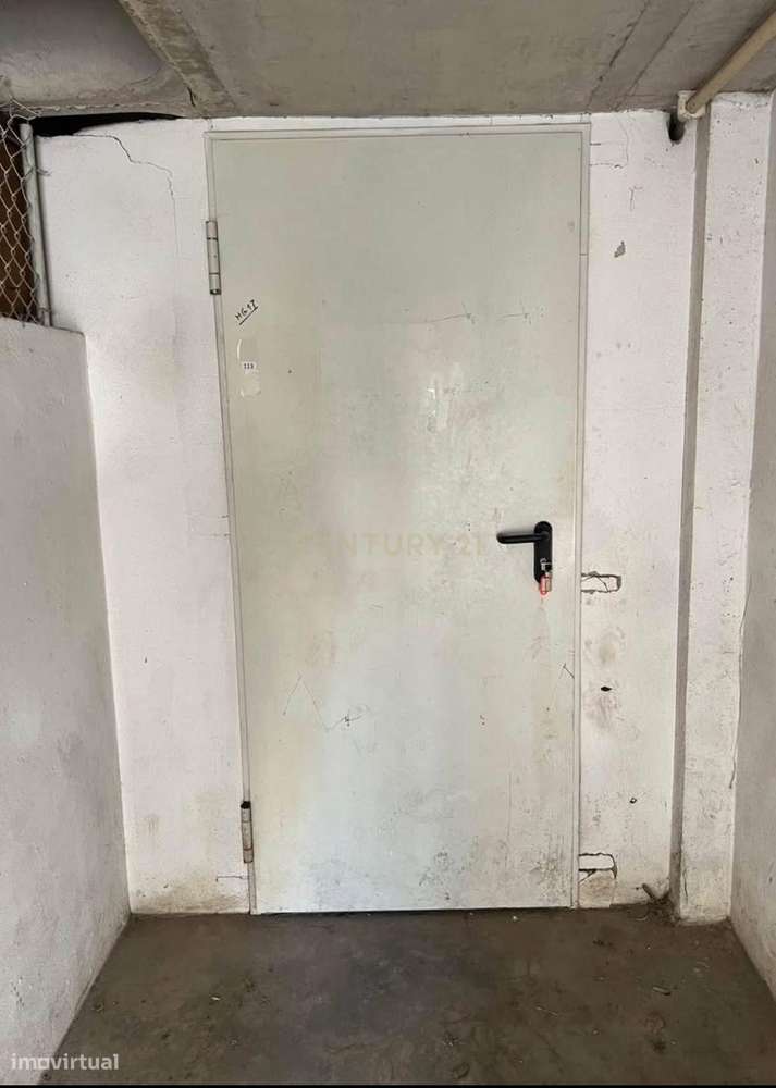 NÃO PERCA ESTA GRANDE OPORTUNIDADE!  GARAGEM EM BOX DE GRANDES DIMENSÕ - Grande imagem: 4/6