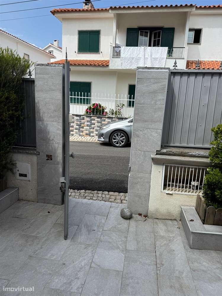 Moradia T8 com jardim localizada em Cascais. T2 e T4 no Centro de Casc - Grande imagem: 2/44