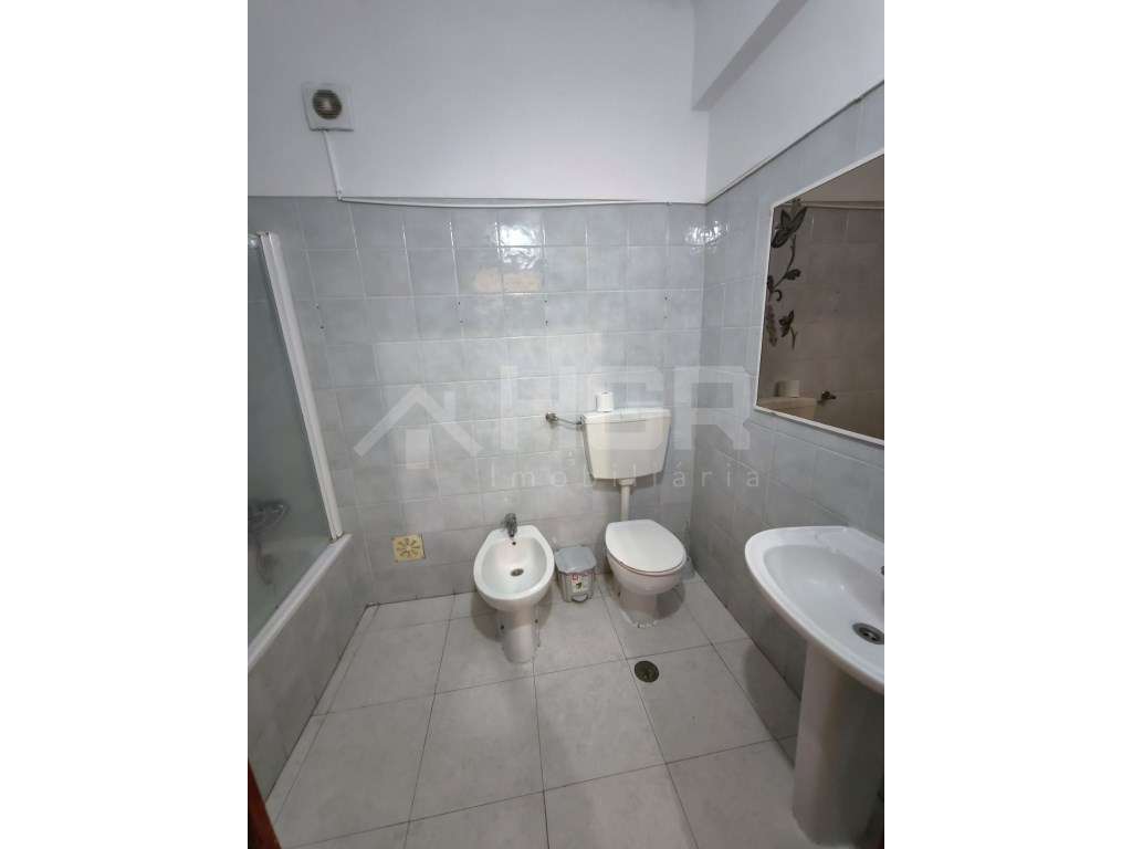 T2 | BOAS ÁREAS | 2 VARANDAS | LOCALIZAÇÃO CENTRAL | ALTO SEIXALINHO-20