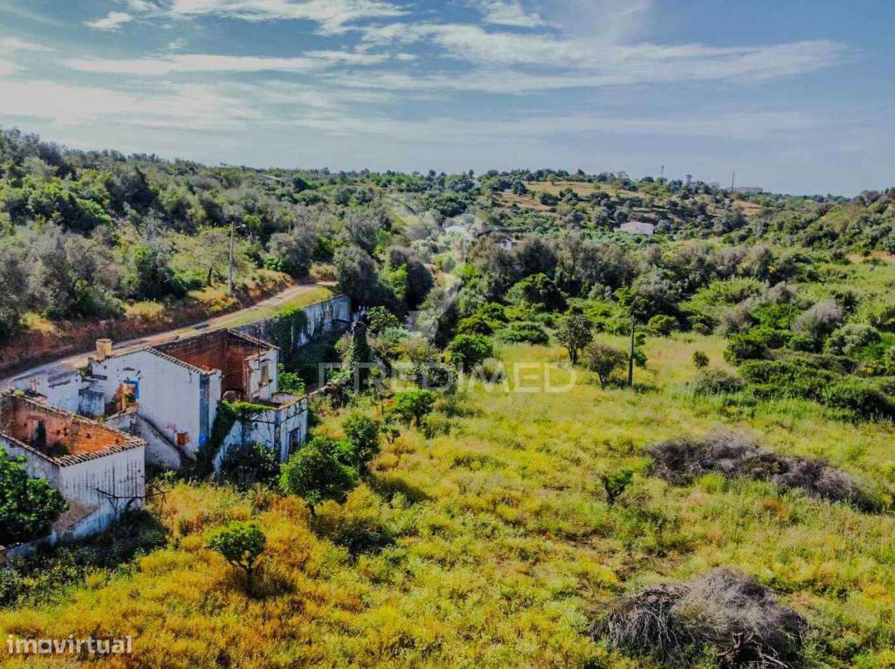 Ruína com lote de 10440m2, Alcantarilha - Grande imagem: 3/27