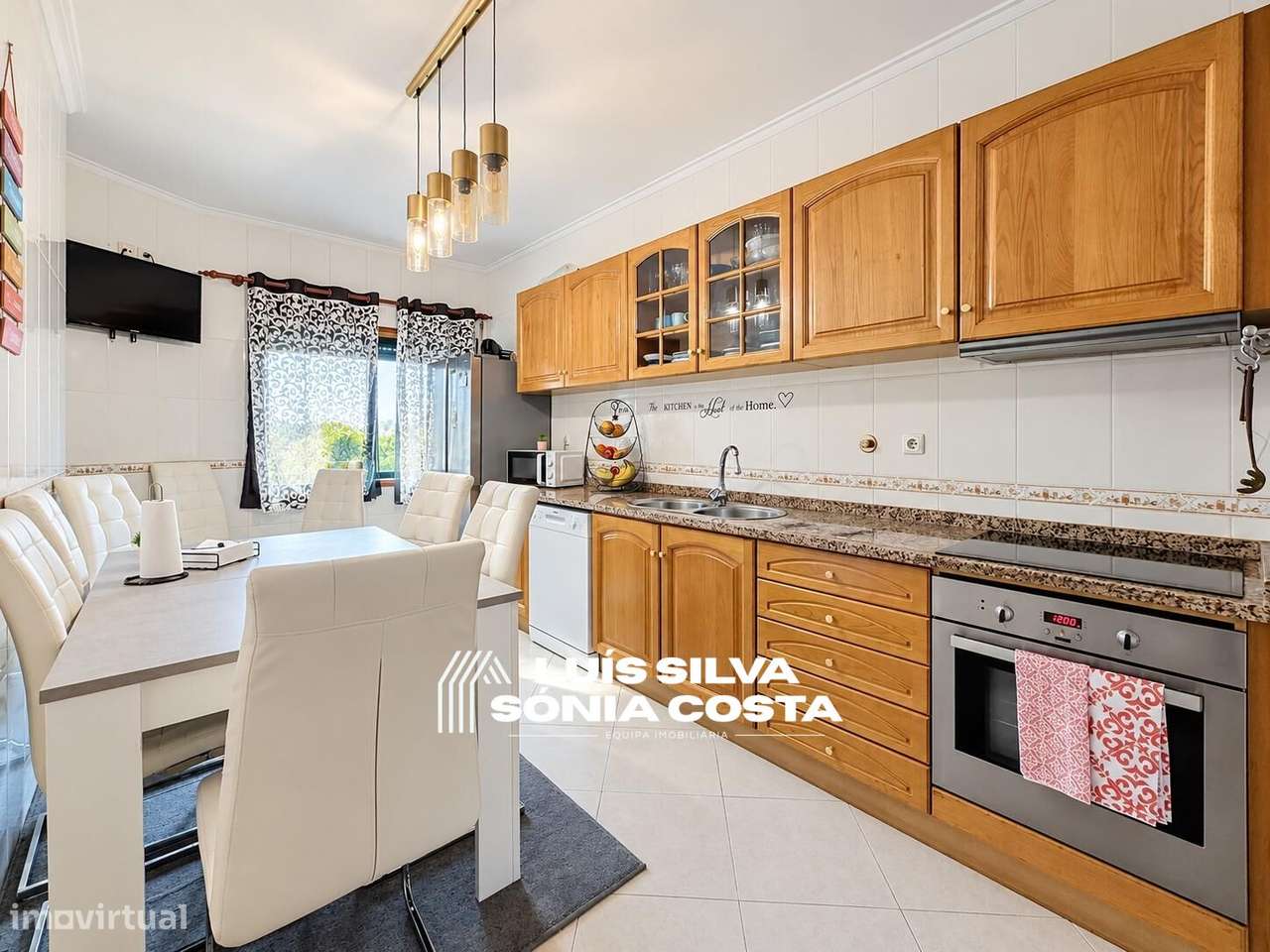 Apartamento T2+1 c/ Garagem Fechada & Duas Varandas | Santa Maria...-11