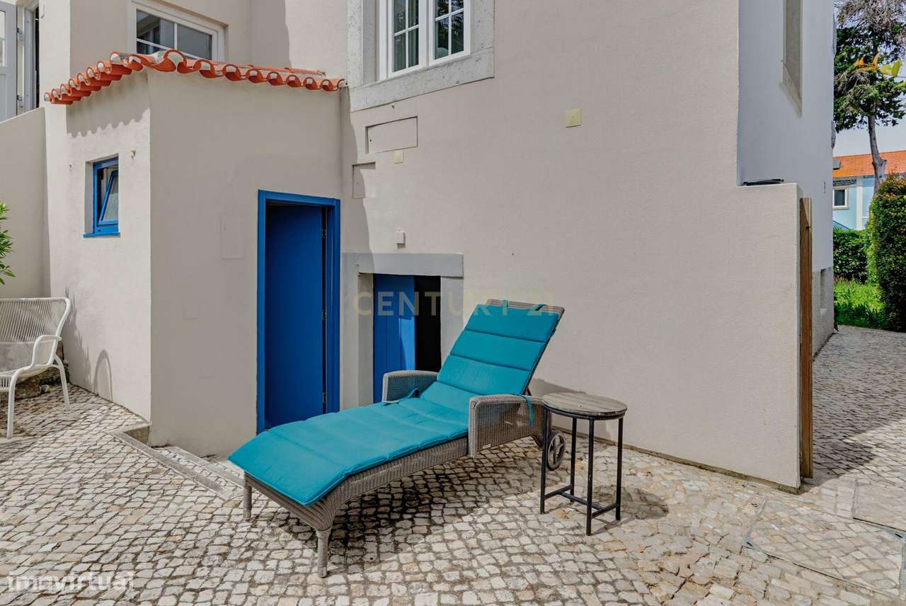 Moradia isolada T3 + 1 com vista mar em localização premium no coração-49