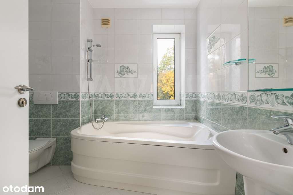 Dom z dużym ogrodem w sercu Starego Anina.-6