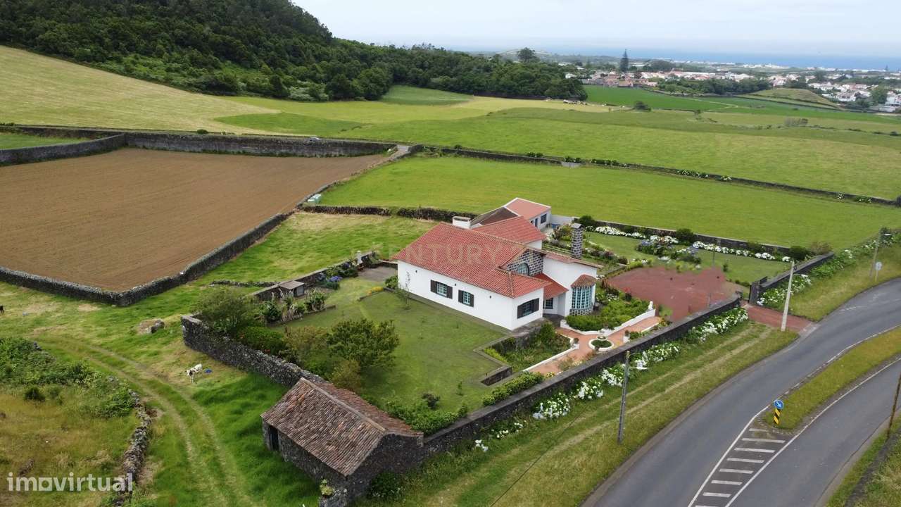Uma residência excepcional no Pico da Pedra, Ribeira Grande-14