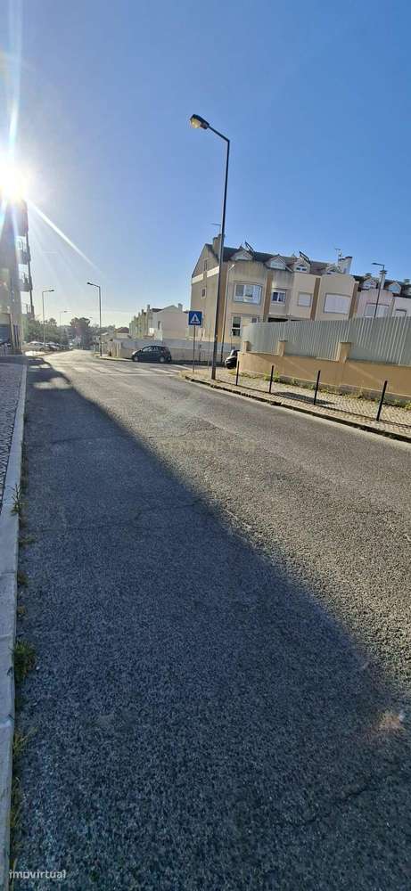 Garagem Box | Rua das Quintinhas – Charneca da Caparica-13