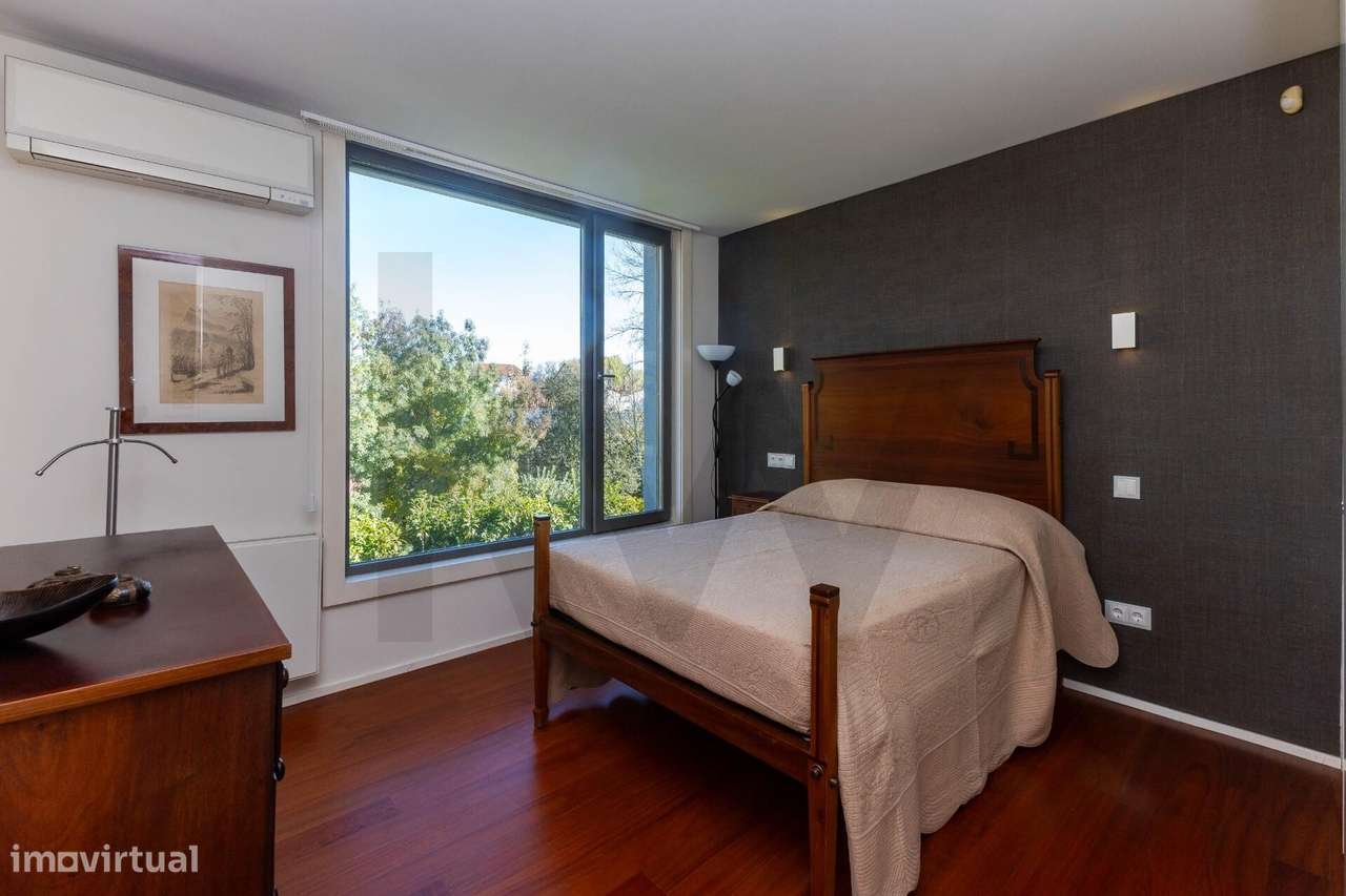 Fantástica moradia T3, com  jardim, piscina, situada em zona tranquila-39