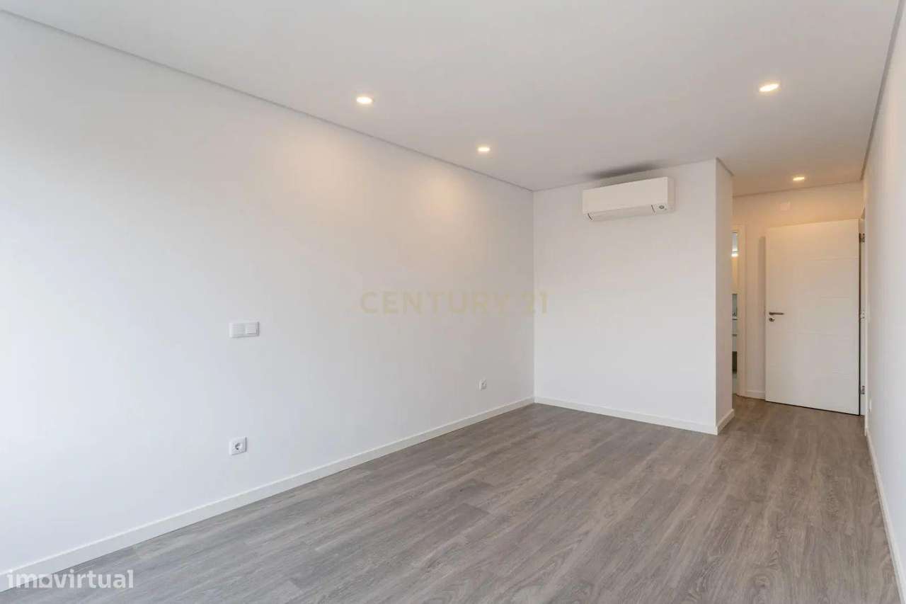 Novo Duplex T5 Alto Dos Moinhos Montijo