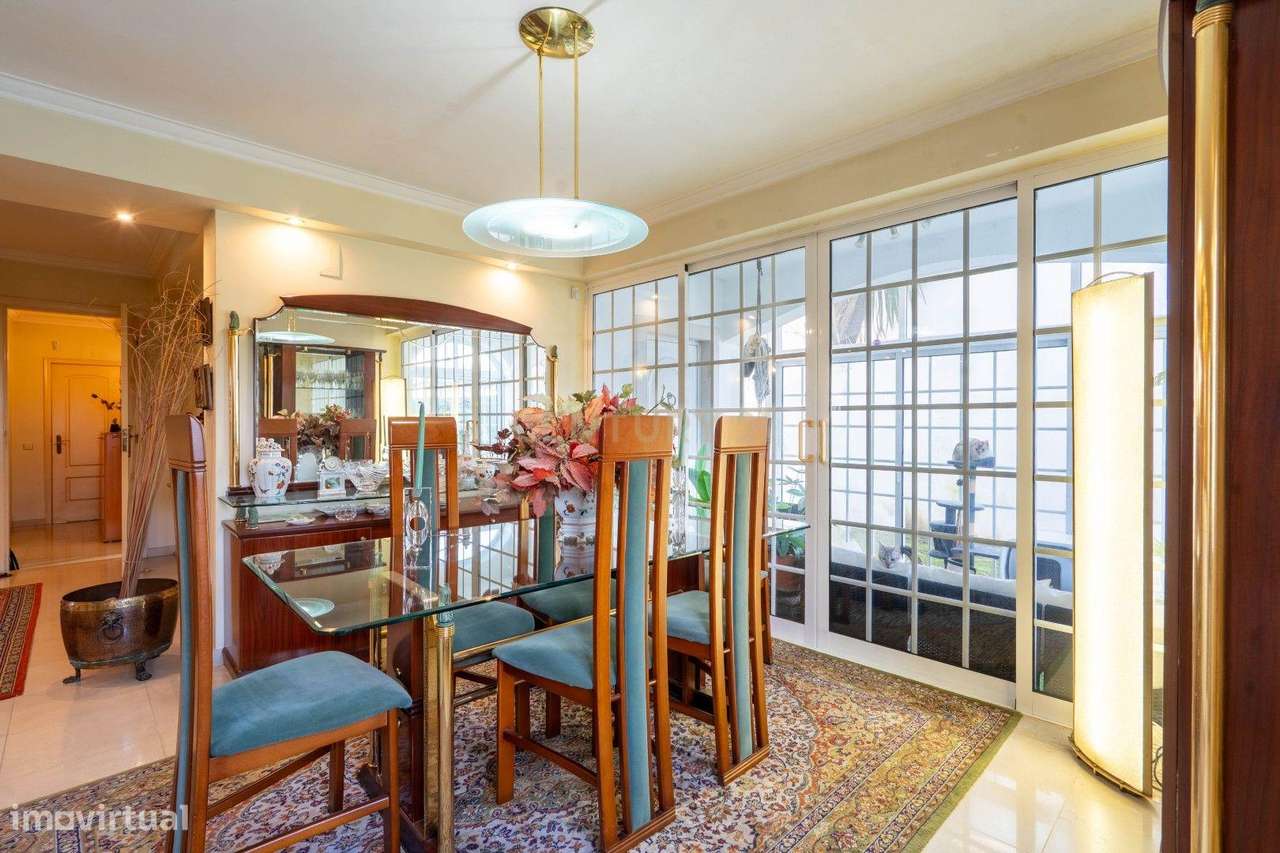 Excelente Moradia T4 com piscina, jardim, garagem e aquecimento centra - Grande imagem: 5/52