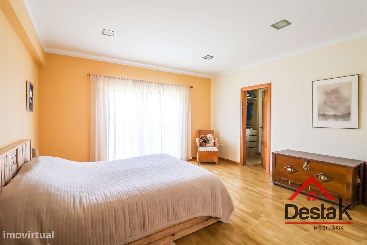 Fantástica Moradia isolada V4 em Lordosa, Viseu-29