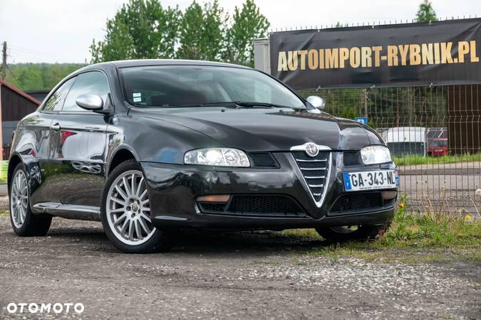 Alfa Romeo GT 3.2 24V Distinctive - 2