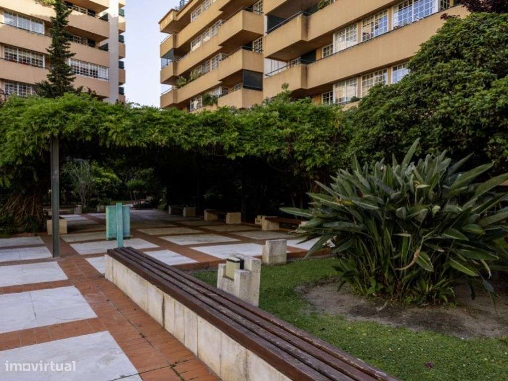 Apartamento T1 Remodelado e Mobilado na Costa da Guia, Cascais-19