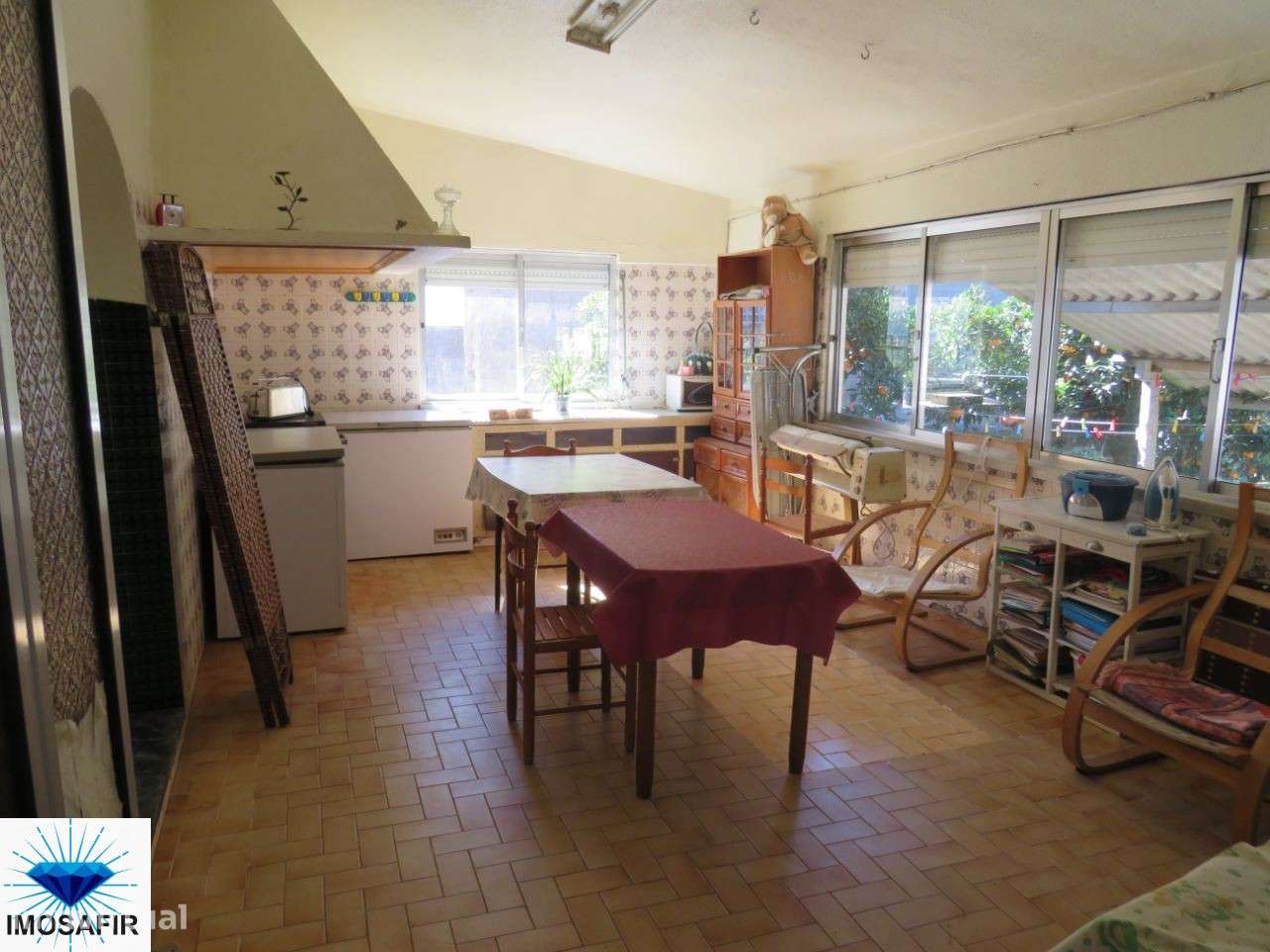 Excelente Residencial com restaurante / café-14