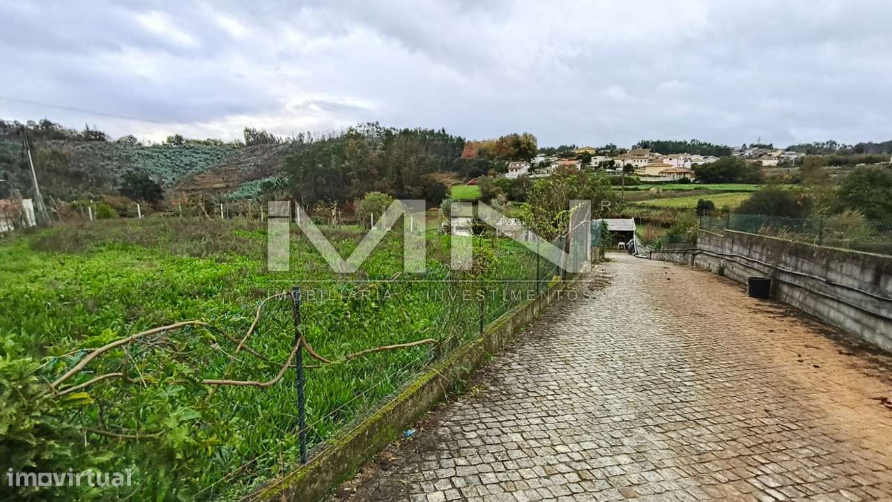 Terreno murado com construção - 2100m2-33