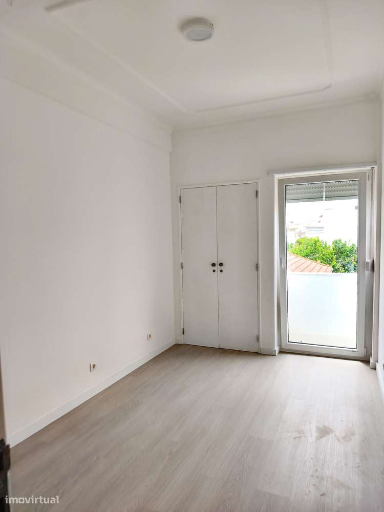 T2 Centro Queijas, Totalmente Remodelado, Junto aos CTT e P. Doce-26
