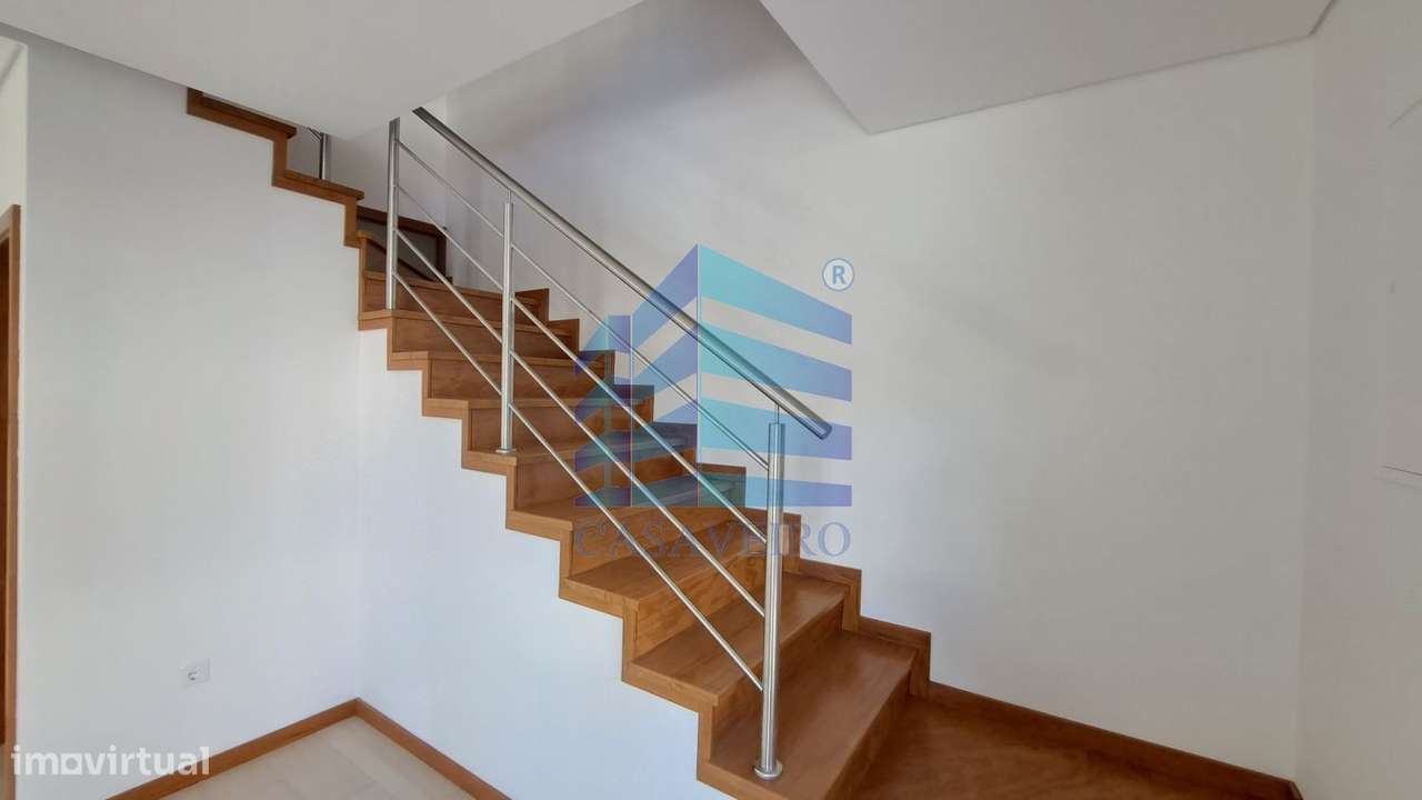 Moradia T3 Geminada  com garagem-5