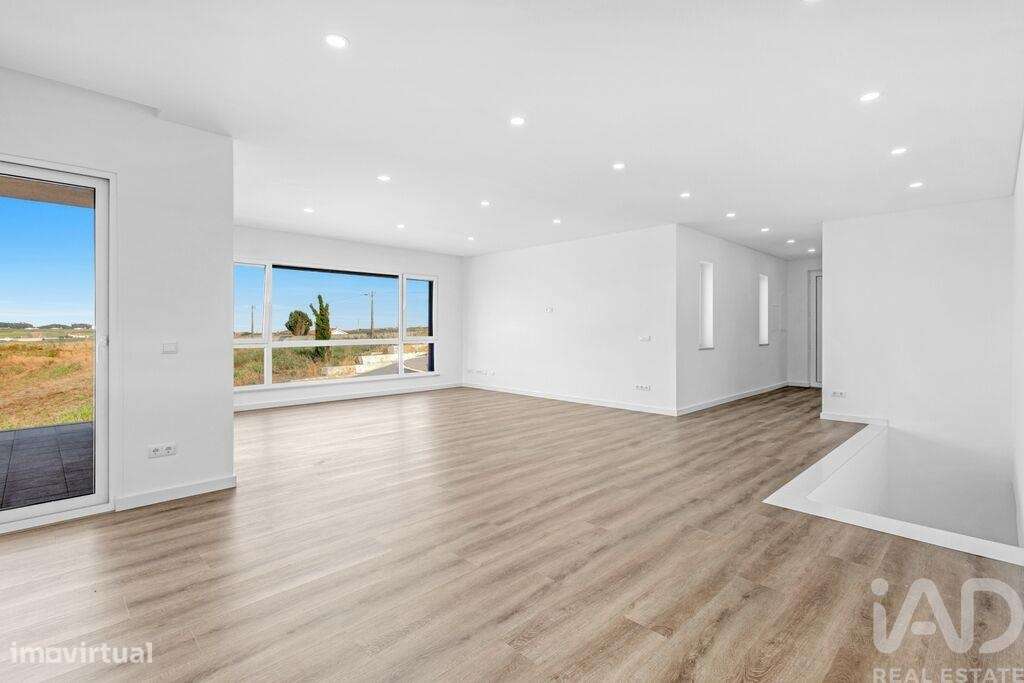 Casa / Villa T3 em Lourinhã e Atalaia de 353,00 m2 - Grande imagem: 3/29