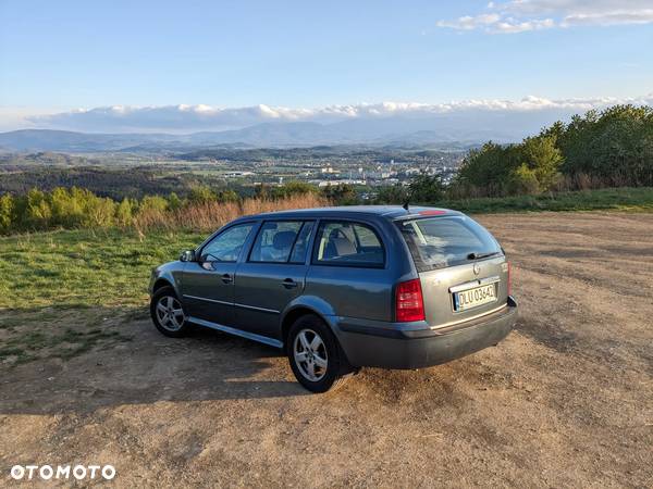 Skoda Octavia 1.8T Elegance - 1