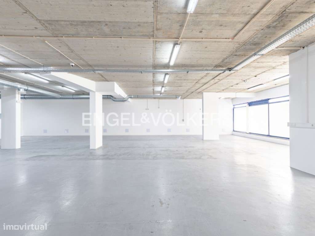 Loja ampla com estacionamento - Grande imagem: 4/30