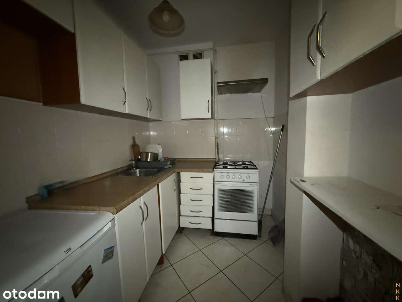 Kawalerka z oddzielną kuchnią / garaż podziemny / komórka lok / Pawia-6