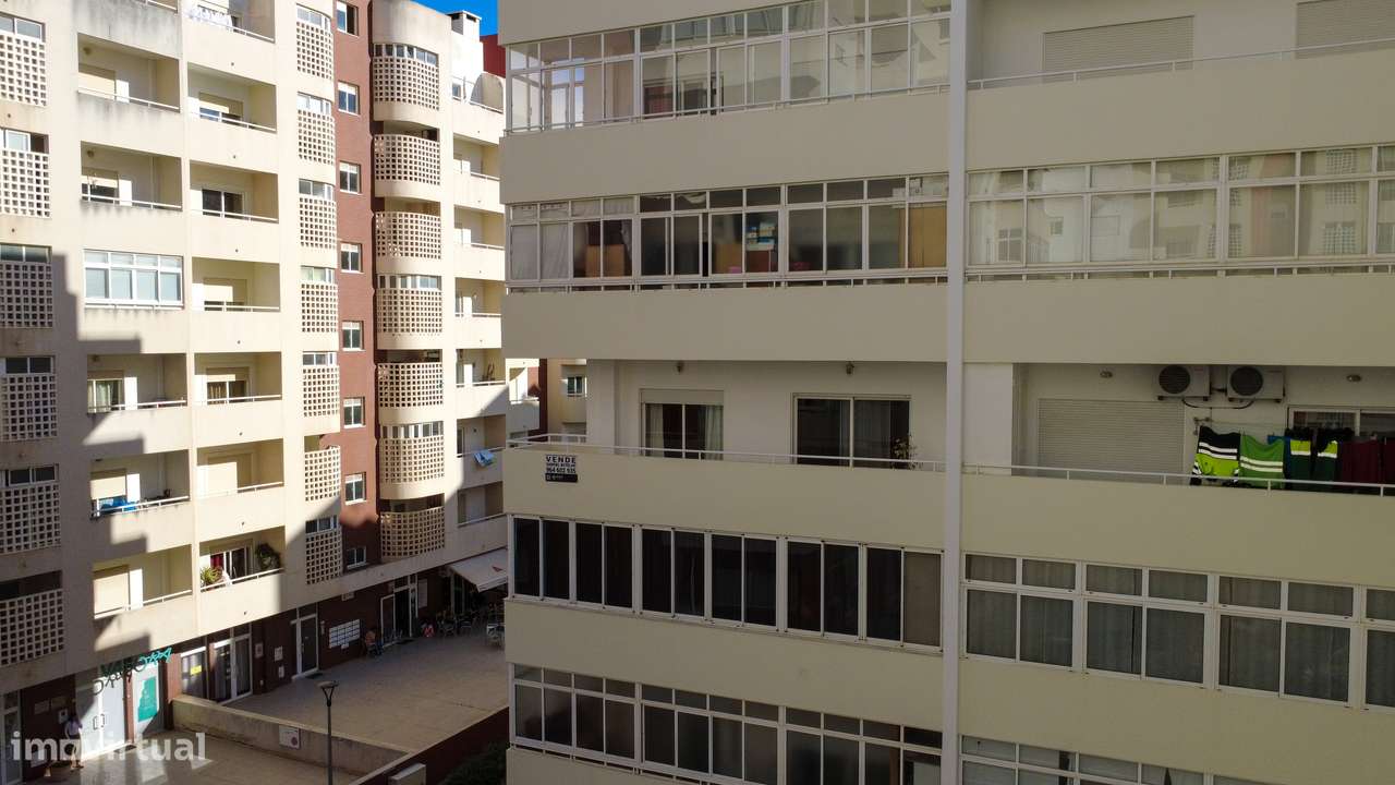 Apartamento T2 na Urbanização da Raminha em Portimão!-3