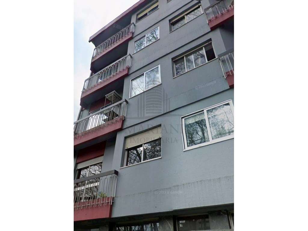 **Apartamento T2 a 500 metros do Metro**-0