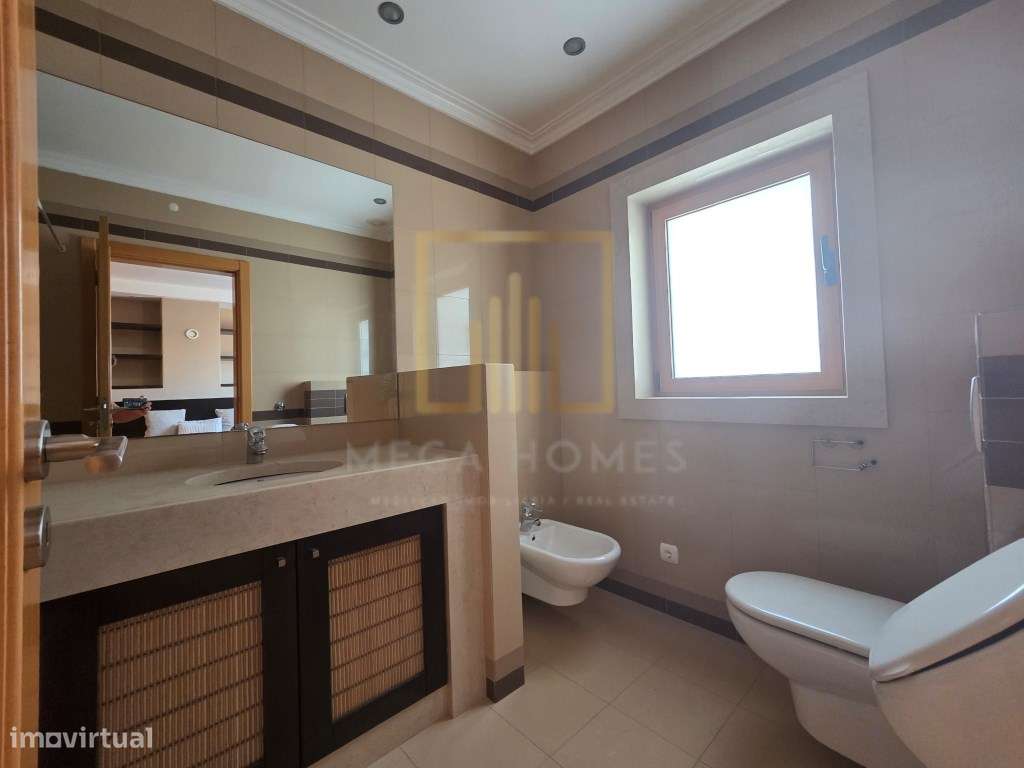 Moradia T5 com piscina + Apartamento T3, em centro de Lagoa (Algarve)-26