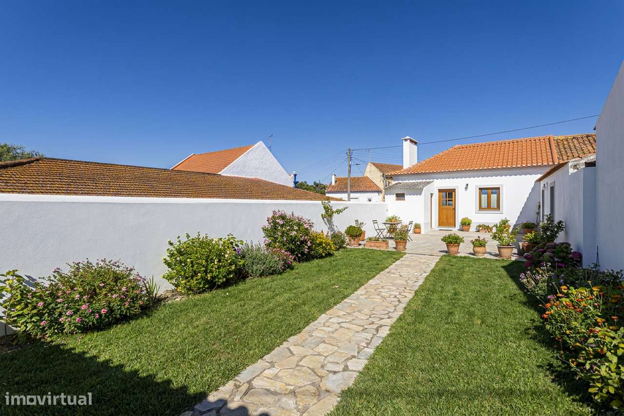 Moradia térrea com excelente área exterior, centro de Pontével-Cartaxo-29
