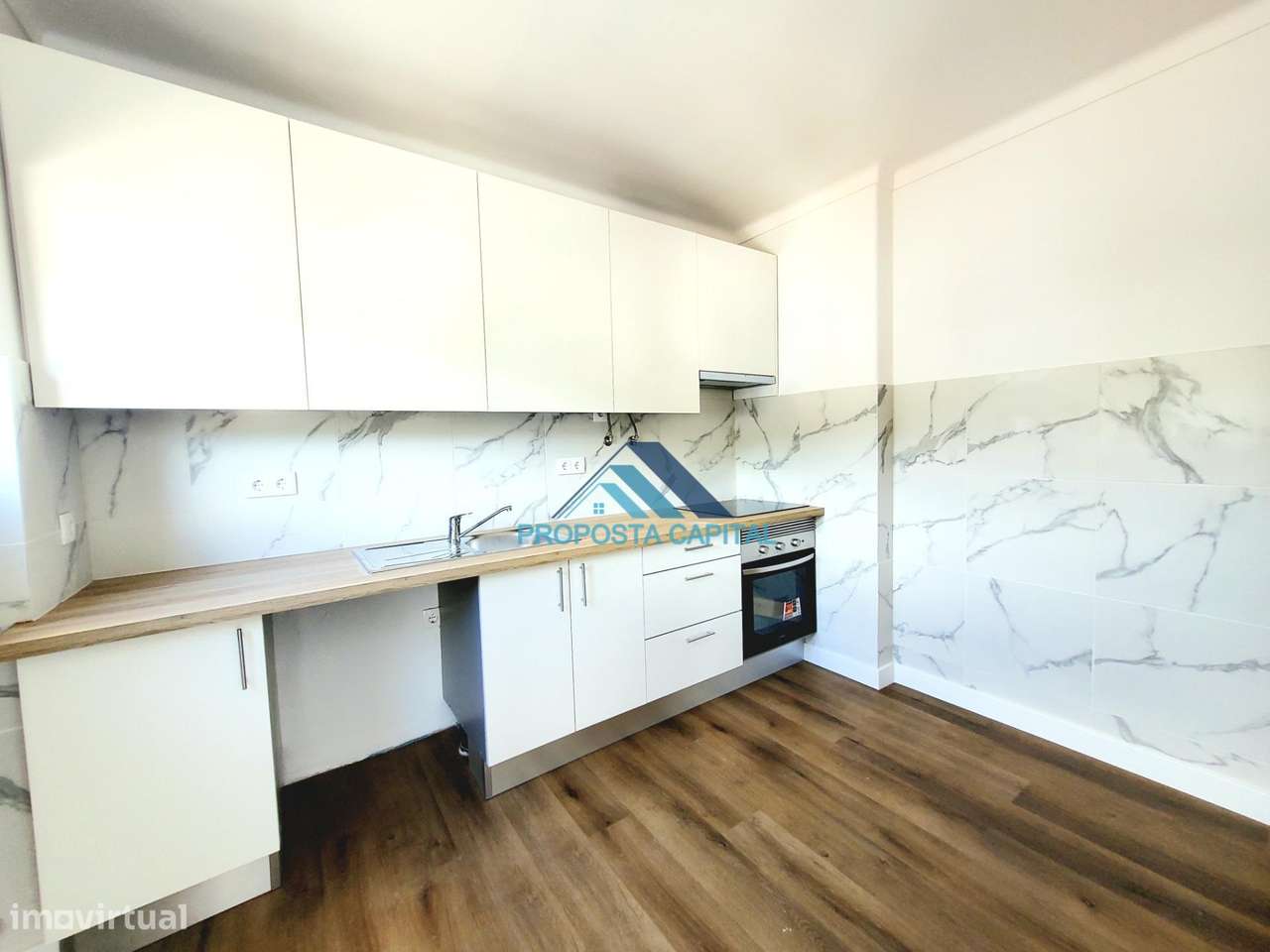 Apartamento T2 Totalmente Remodelado | Centro Sesimbra 200m da Praia-6