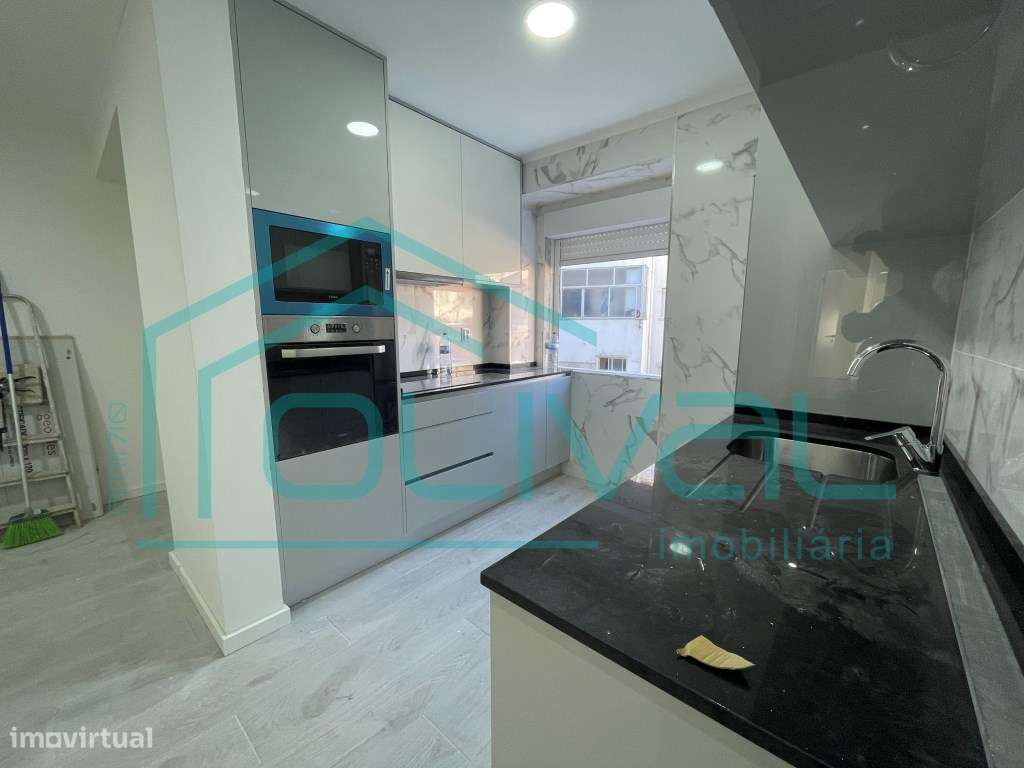 Apartamento T2 Renovado Centro da Cidade-2