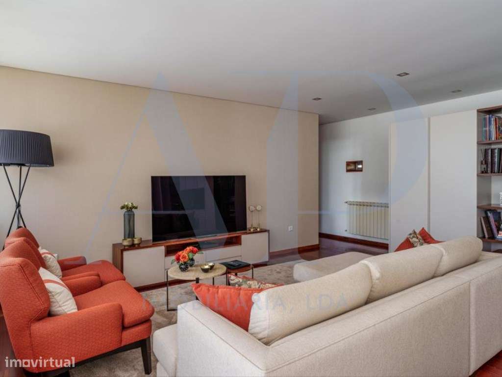 Moradia T4 +1 com piscina-12