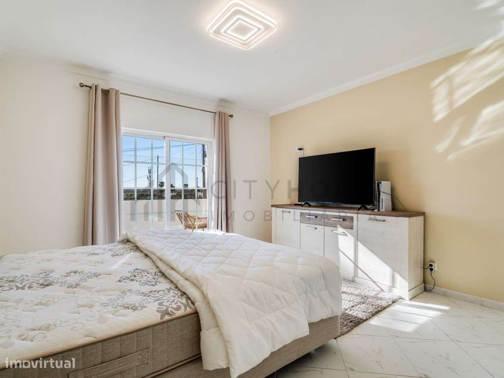 Moradia T3 com piscina e garagem em Lagoa-35